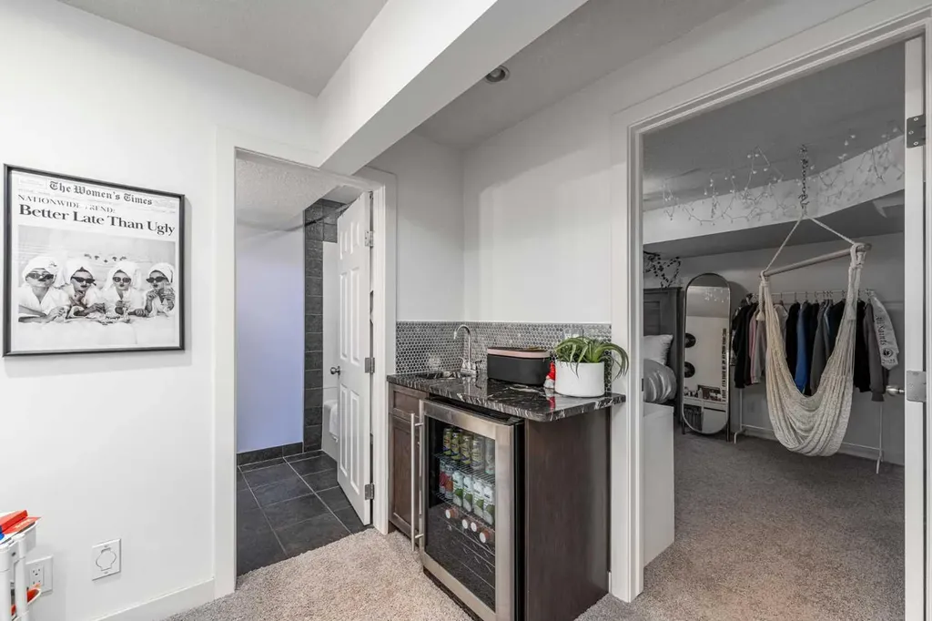 77 Everbrook Drive SW Calgary AB T2Y 0A4