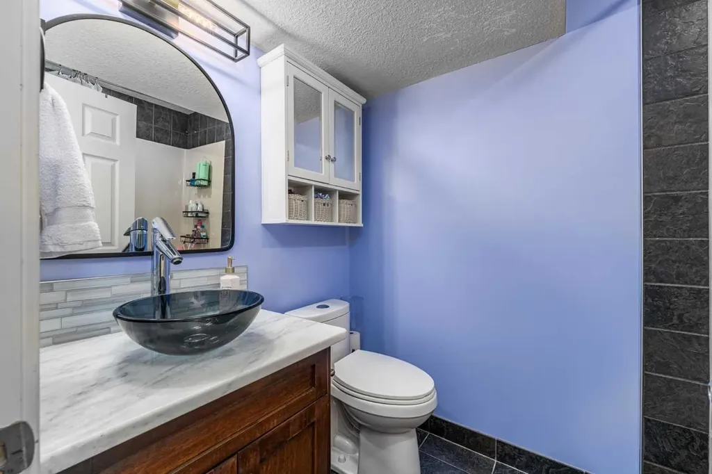 77 Everbrook Drive SW Calgary AB T2Y 0A4