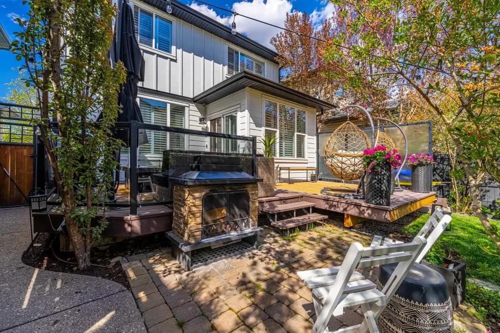 77 Everbrook Drive SW Calgary AB T2Y 0A4