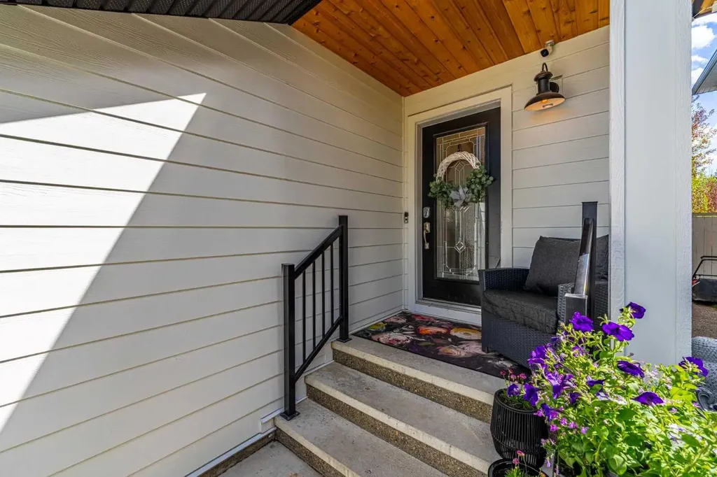 77 Everbrook Drive SW Calgary AB T2Y 0A4
