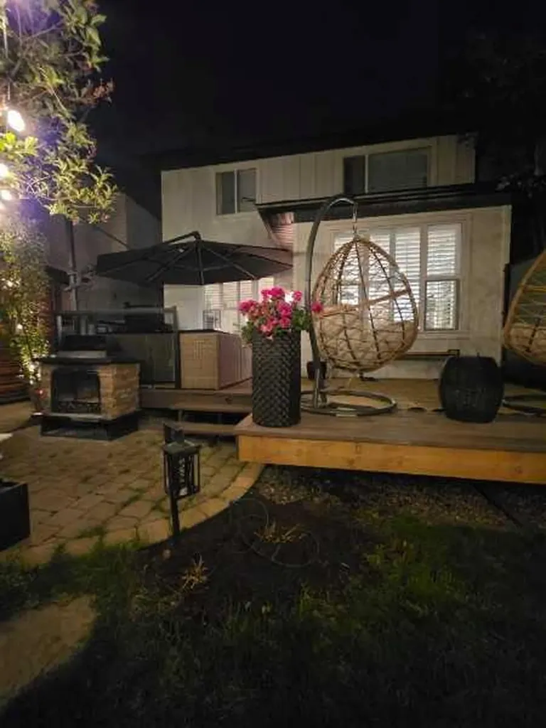 77 Everbrook Drive SW Calgary AB T2Y 0A4