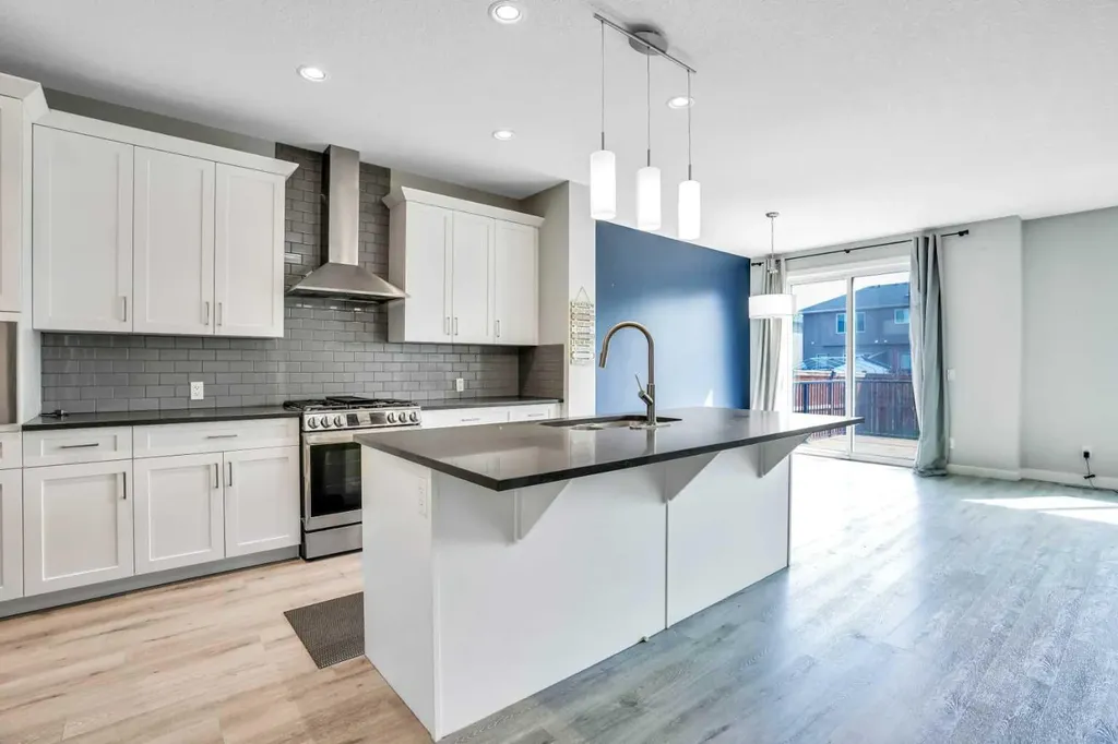 14 Evansfield Green NW Calgary AB T3P 1J9