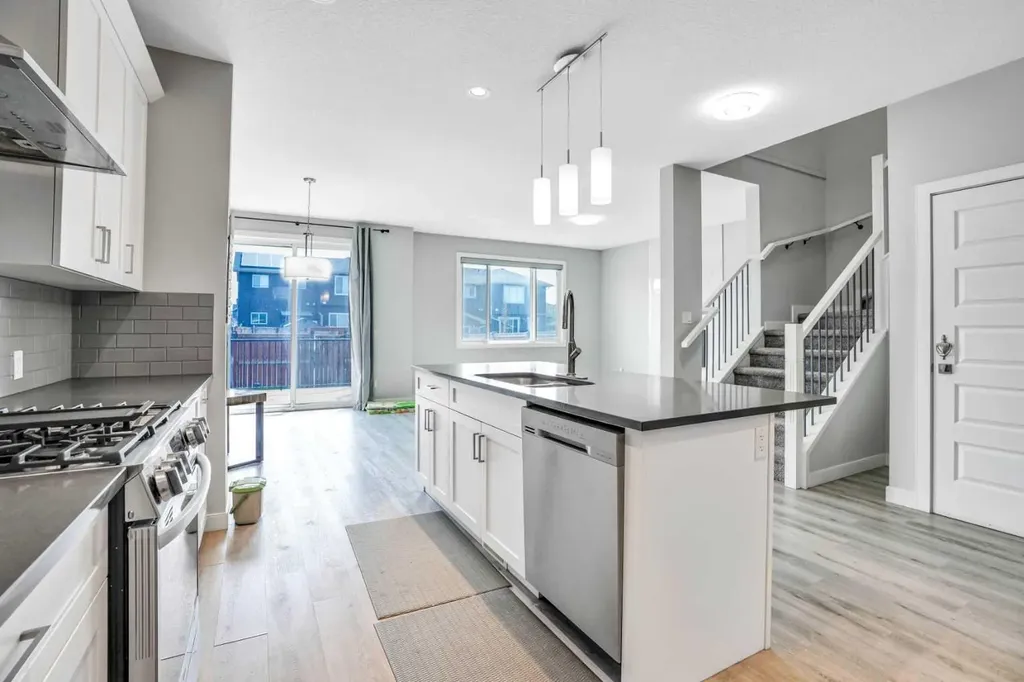 14 Evansfield Green NW Calgary AB T3P 1J9