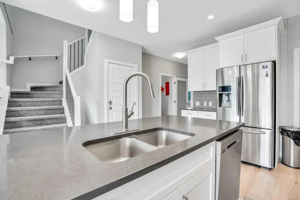 14 Evansfield Green NW Calgary AB T3P 1J9