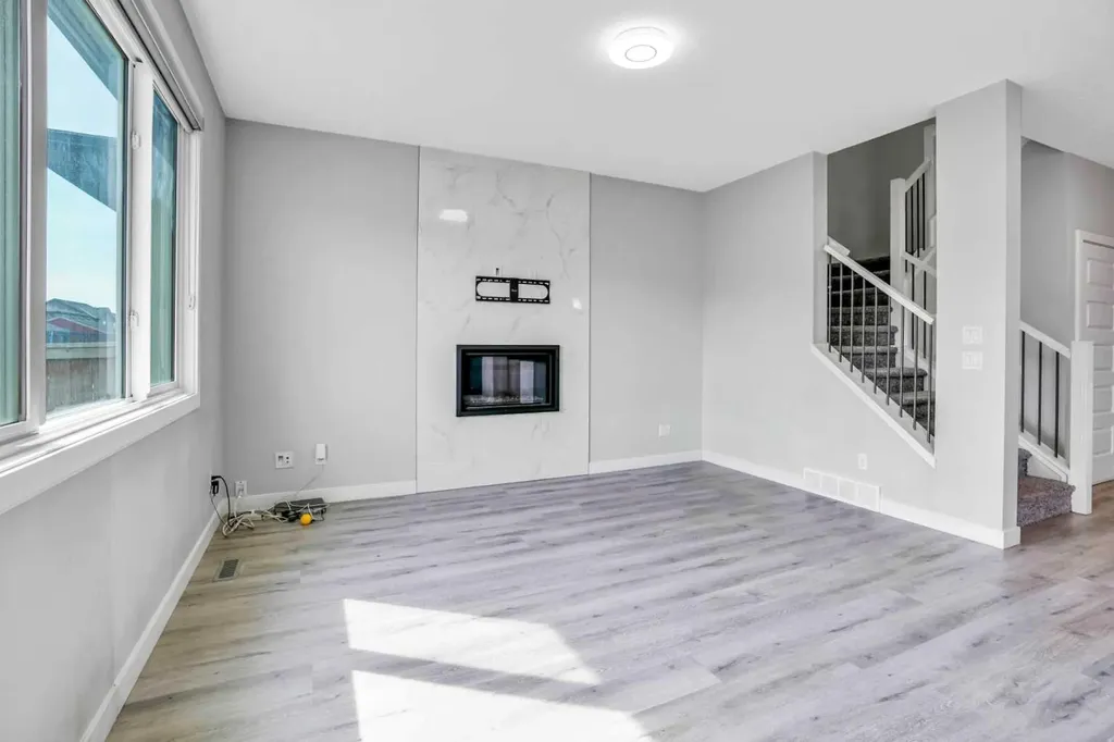 14 Evansfield Green NW Calgary AB T3P 1J9