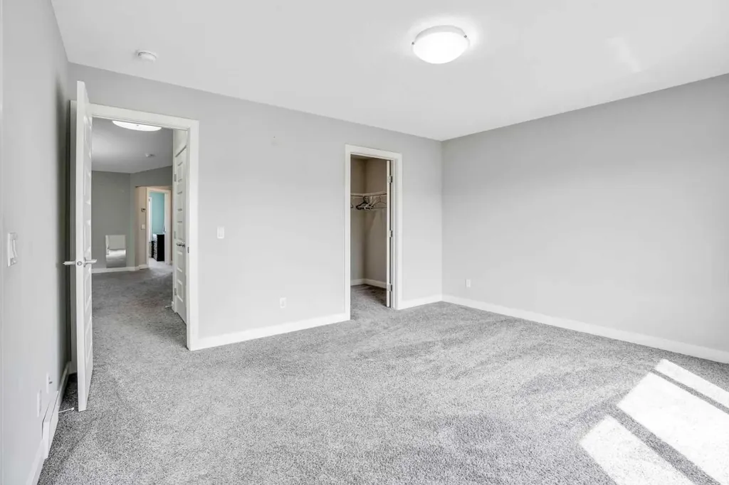 14 Evansfield Green NW Calgary AB T3P 1J9