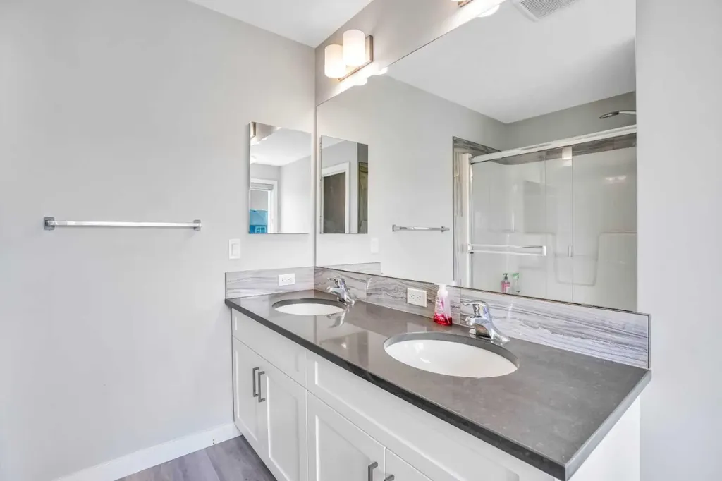 14 Evansfield Green NW Calgary AB T3P 1J9
