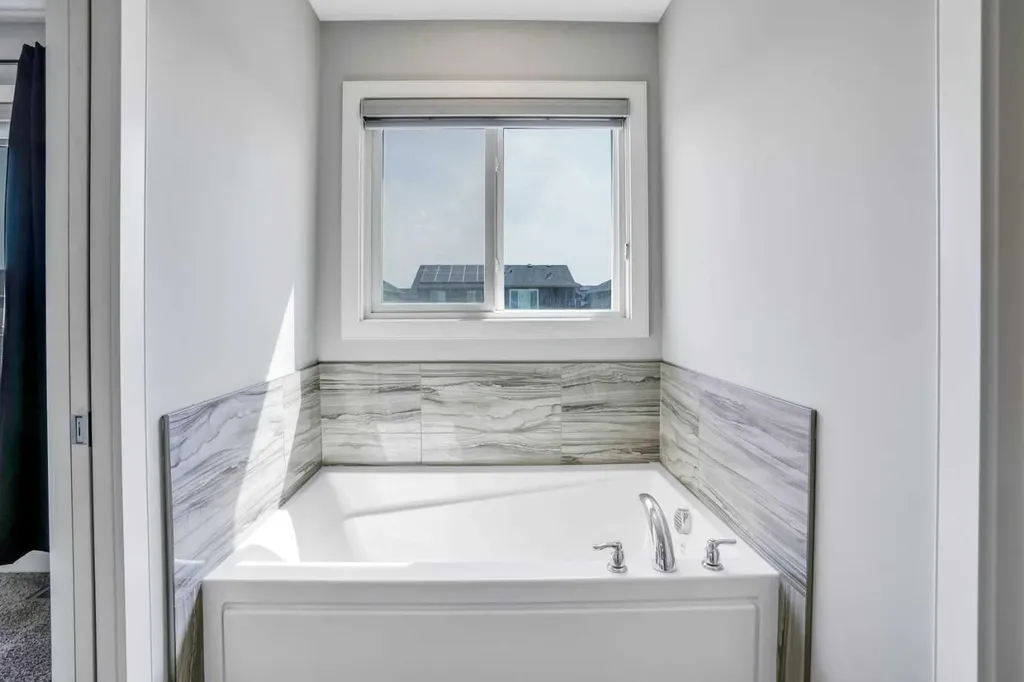 14 Evansfield Green NW Calgary AB T3P 1J9