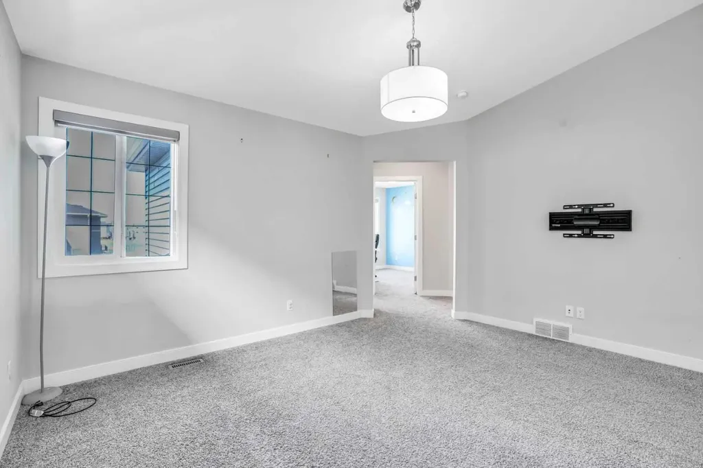 14 Evansfield Green NW Calgary AB T3P 1J9