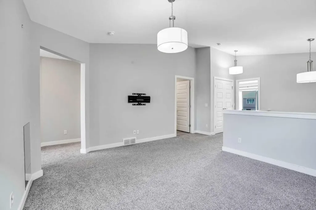 14 Evansfield Green NW Calgary AB T3P 1J9