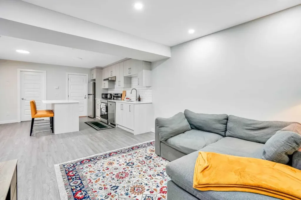 14 Evansfield Green NW Calgary AB T3P 1J9