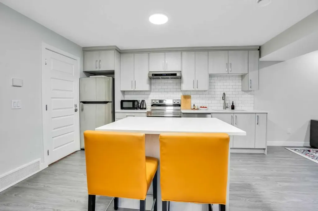 14 Evansfield Green NW Calgary AB T3P 1J9