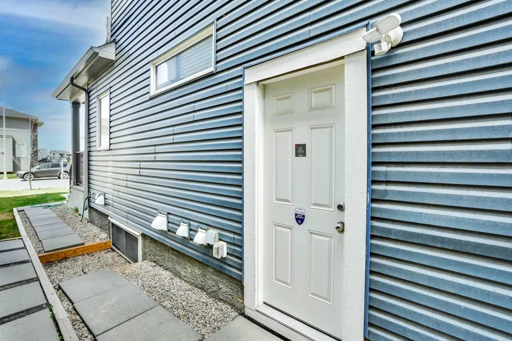 14 Evansfield Green NW Calgary AB T3P 1J9