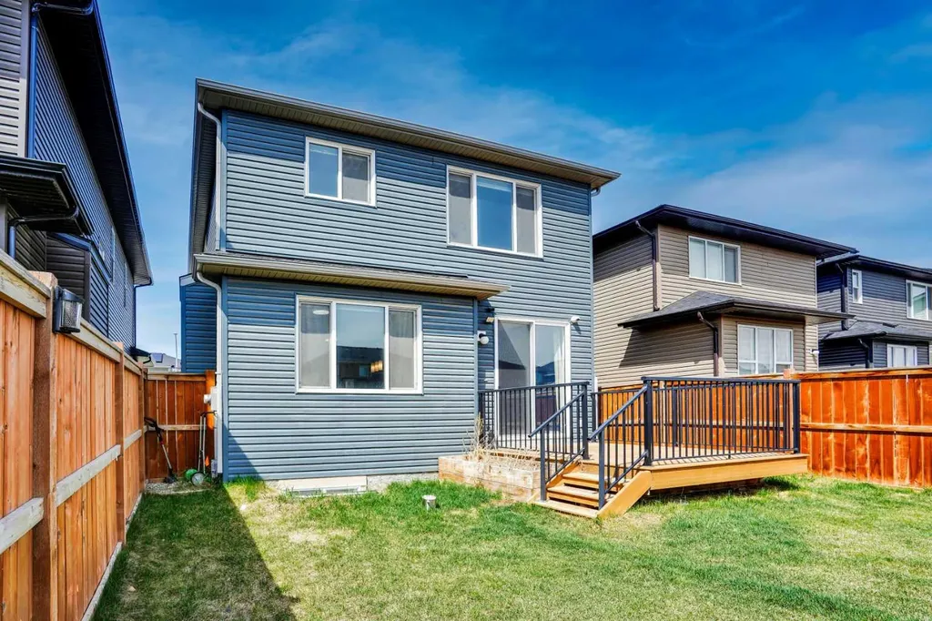 14 Evansfield Green NW Calgary AB T3P 1J9