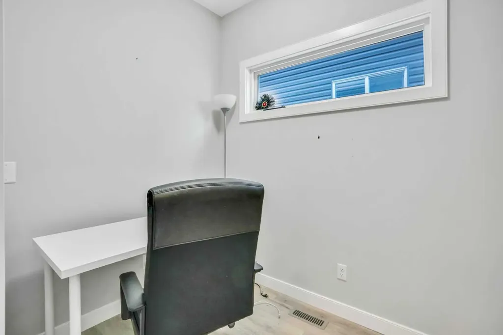 14 Evansfield Green NW Calgary AB T3P 1J9
