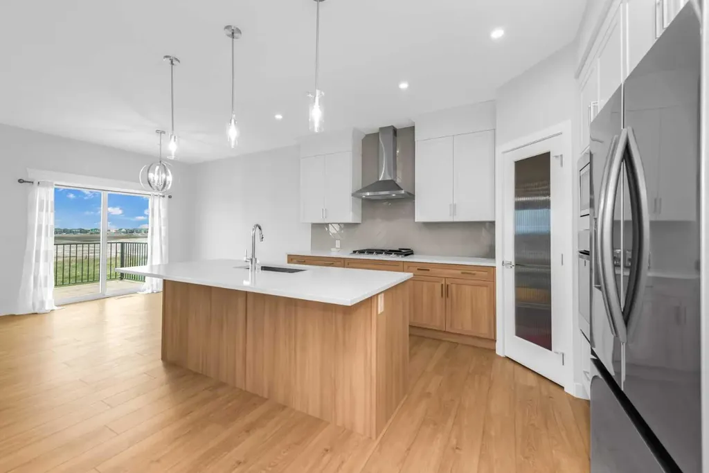 418 Hotchkiss Manor SE Calgary AB T3S0J9