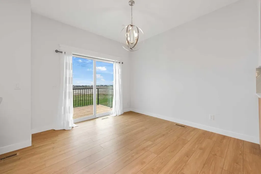 418 Hotchkiss Manor SE Calgary AB T3S0J9