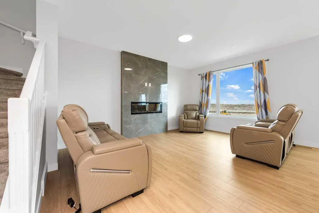 418 Hotchkiss Manor SE Calgary AB T3S0J9