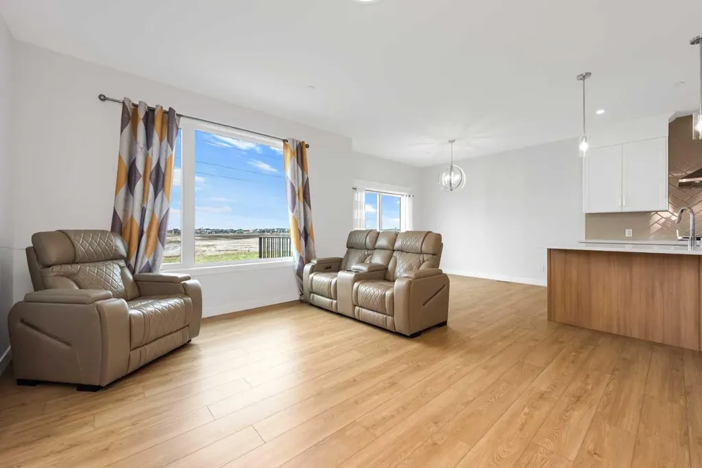 418 Hotchkiss Manor SE Calgary AB T3S0J9
