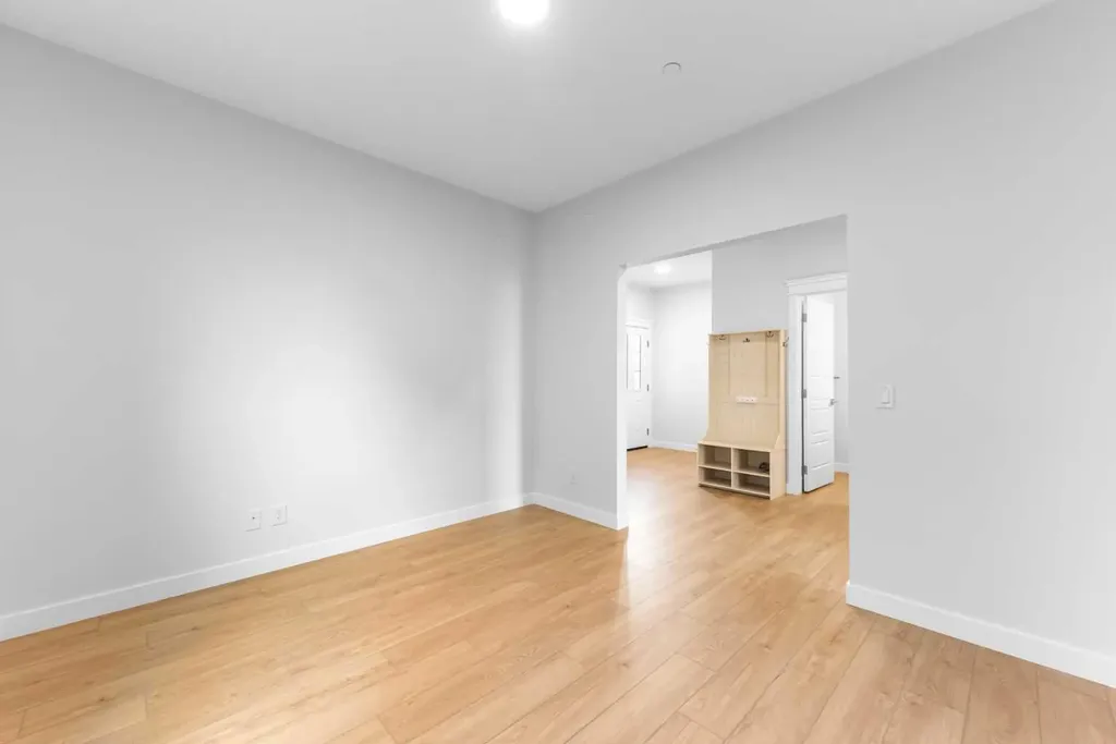 418 Hotchkiss Manor SE Calgary AB T3S0J9