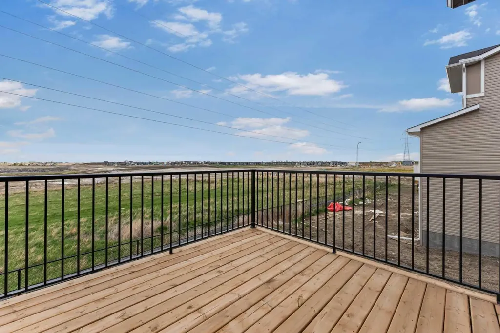 418 Hotchkiss Manor SE Calgary AB T3S0J9