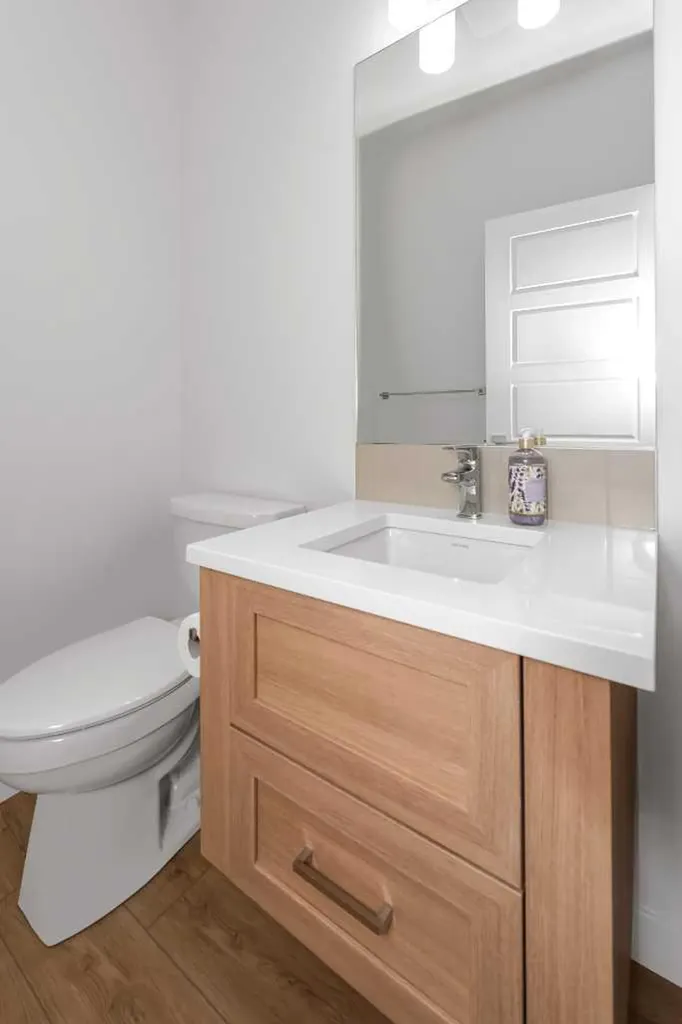 418 Hotchkiss Manor SE Calgary AB T3S0J9