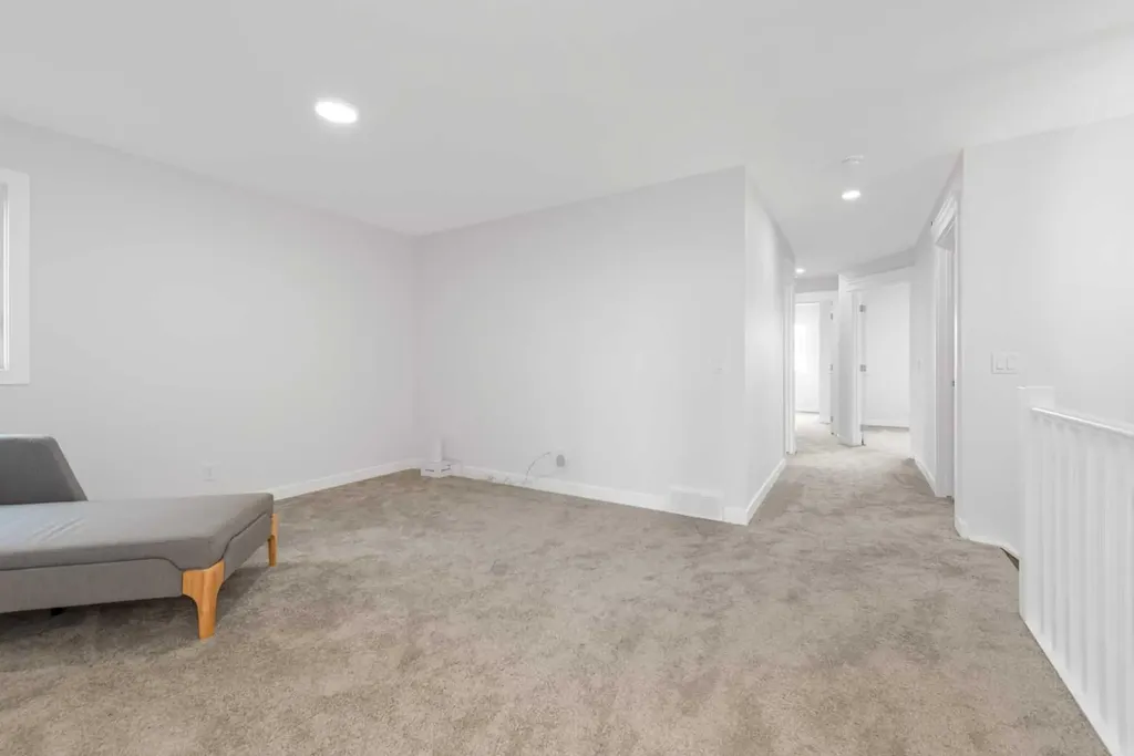 418 Hotchkiss Manor SE Calgary AB T3S0J9