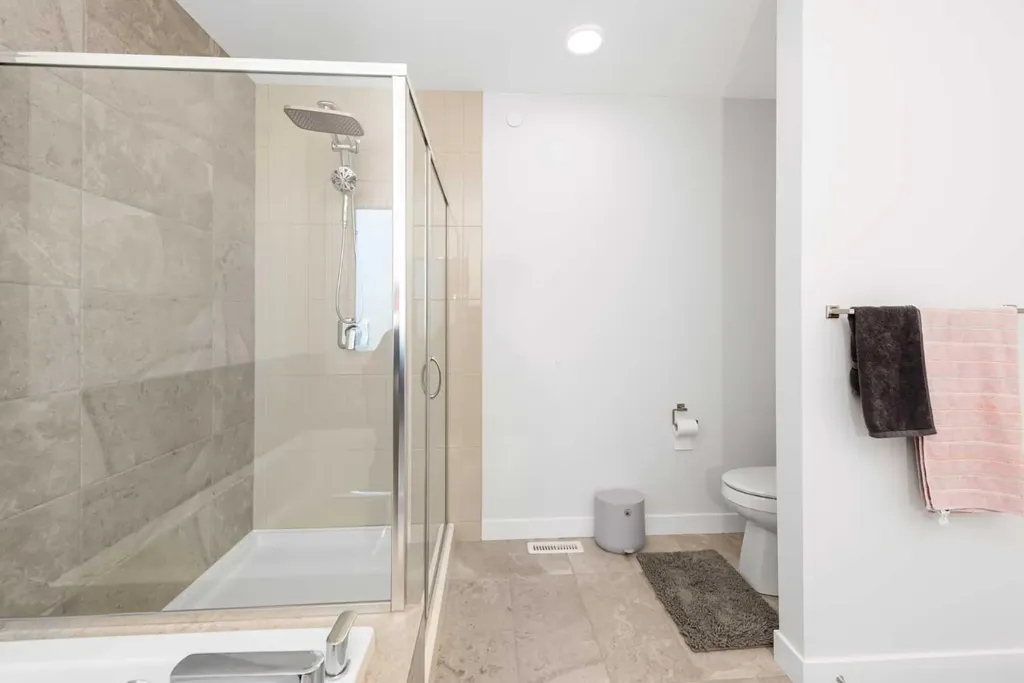 418 Hotchkiss Manor SE Calgary AB T3S0J9