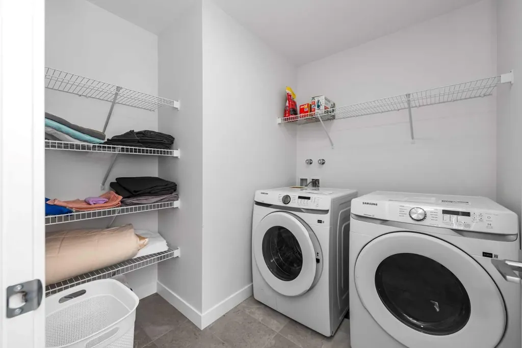 418 Hotchkiss Manor SE Calgary AB T3S0J9