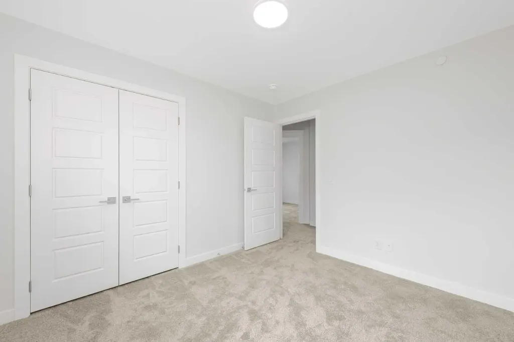 418 Hotchkiss Manor SE Calgary AB T3S0J9