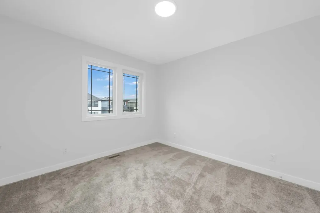 418 Hotchkiss Manor SE Calgary AB T3S0J9