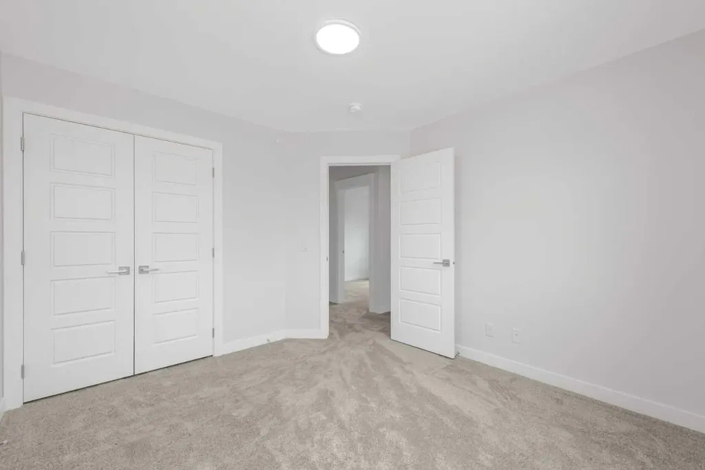 418 Hotchkiss Manor SE Calgary AB T3S0J9