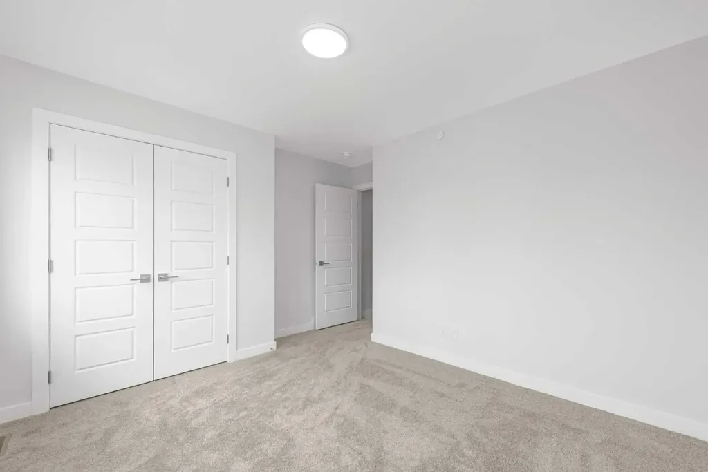 418 Hotchkiss Manor SE Calgary AB T3S0J9