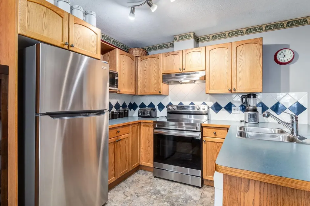 102 Cimarron Trail Okotoks AB T1S2G9