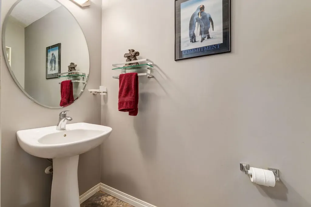 102 Cimarron Trail Okotoks AB T1S2G9