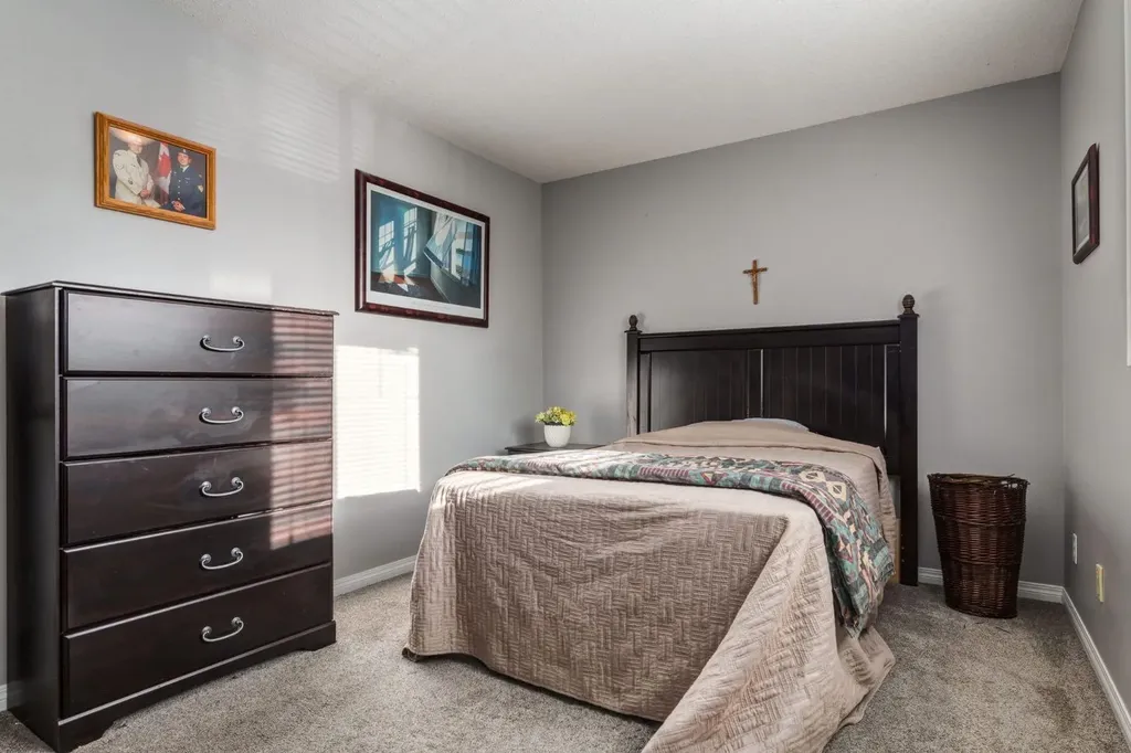 102 Cimarron Trail Okotoks AB T1S2G9