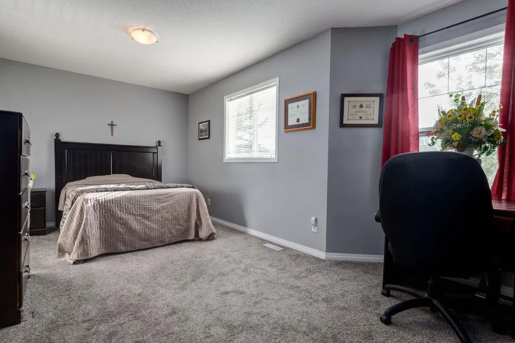 102 Cimarron Trail Okotoks AB T1S2G9