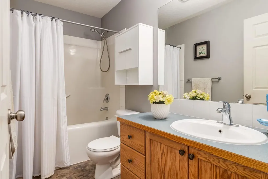 102 Cimarron Trail Okotoks AB T1S2G9