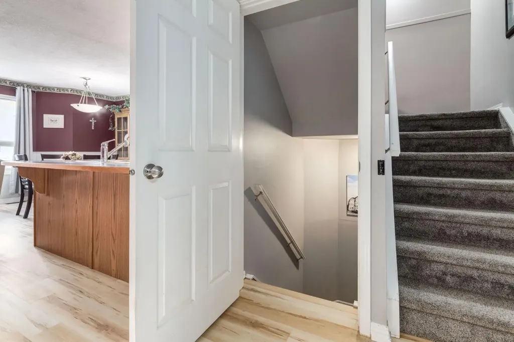 102 Cimarron Trail Okotoks AB T1S2G9