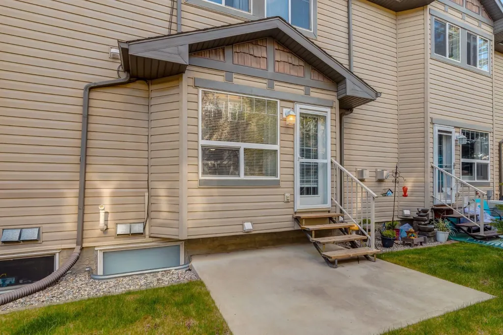 102 Cimarron Trail Okotoks AB T1S2G9