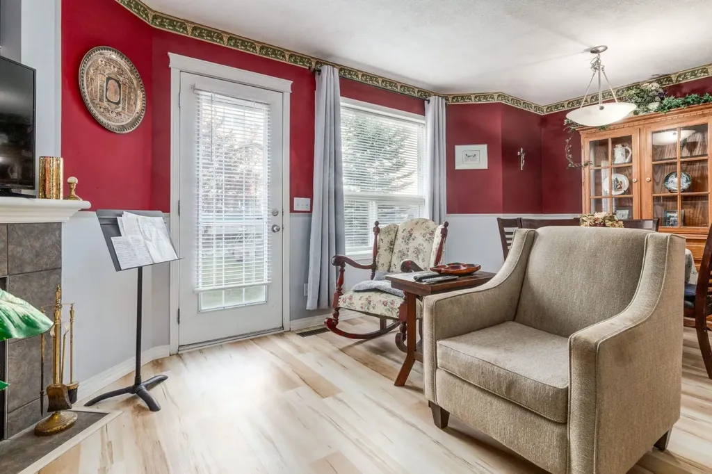 102 Cimarron Trail Okotoks AB T1S2G9