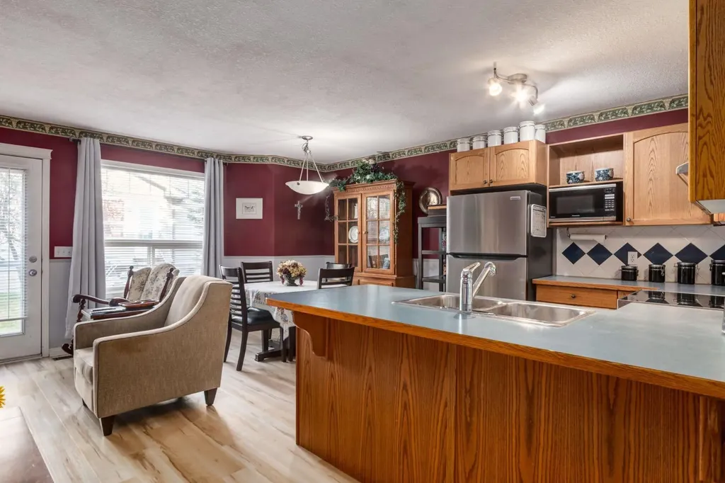 102 Cimarron Trail Okotoks AB T1S2G9