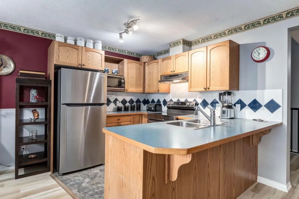 102 Cimarron Trail Okotoks AB T1S2G9