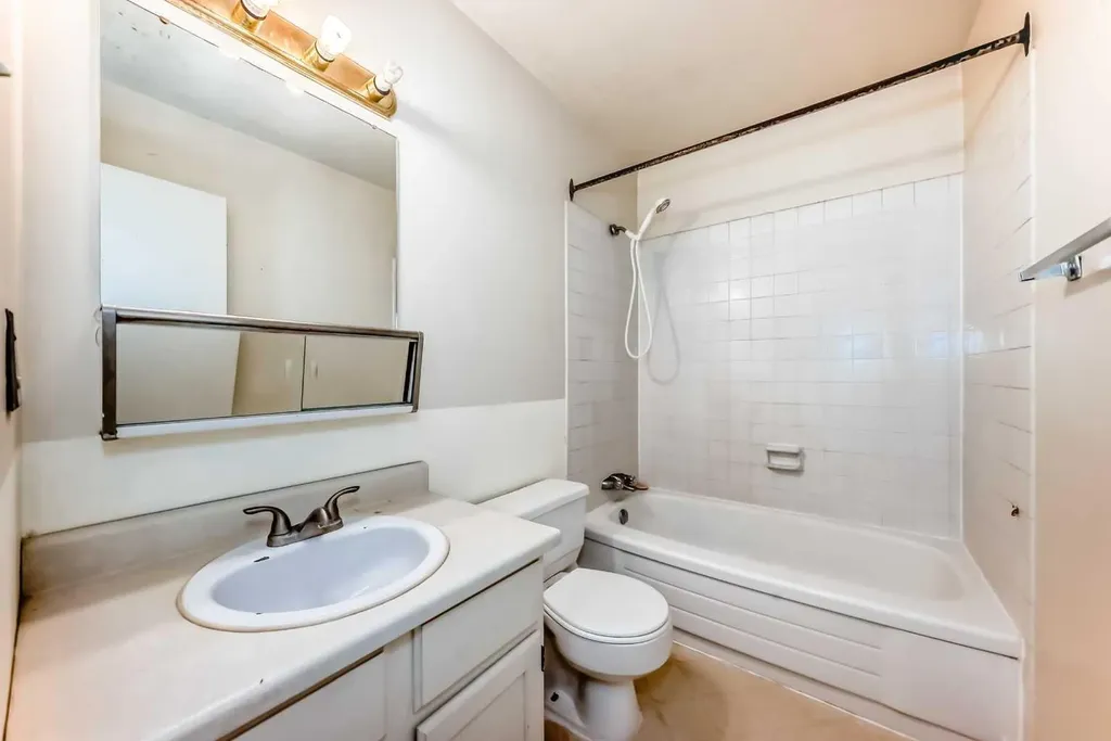 315 Southampton Drive SW Calgary AB T2W 2T6