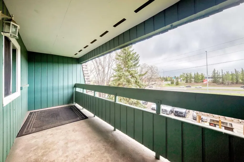 315 Southampton Drive SW Calgary AB T2W 2T6