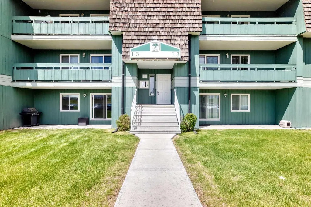 315 Southampton Drive SW Calgary AB T2W 2T6