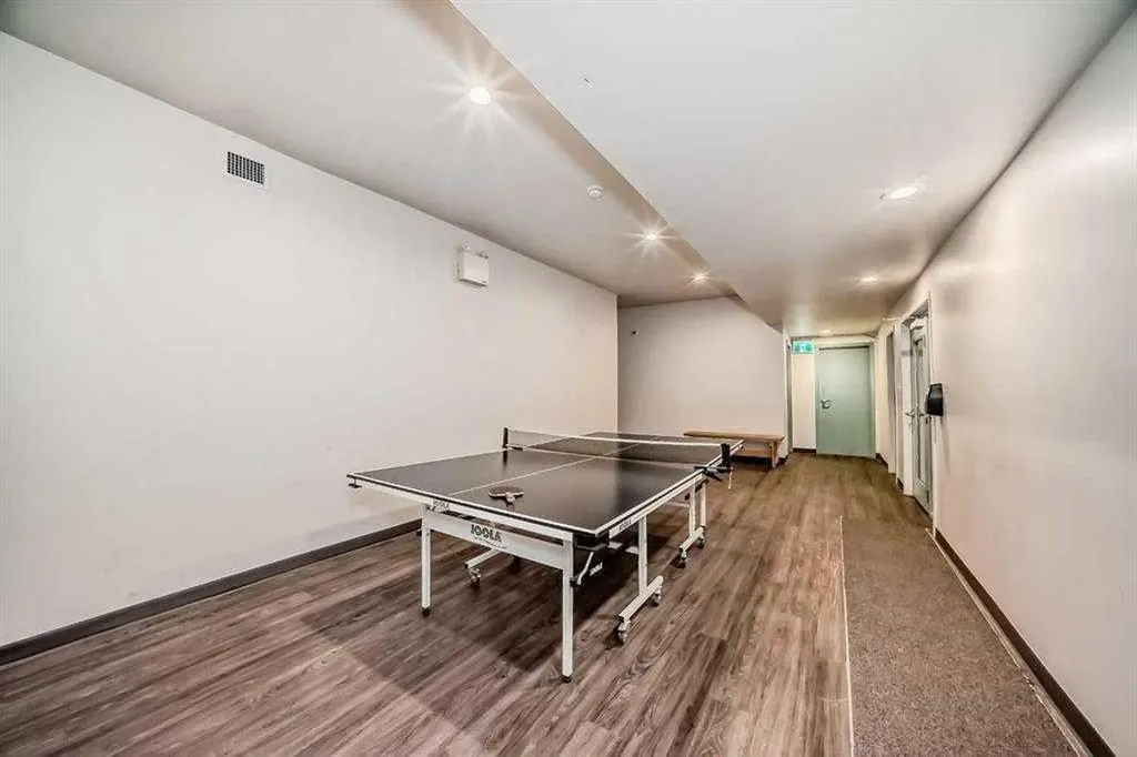 315 Southampton Drive SW Calgary AB T2W 2T6