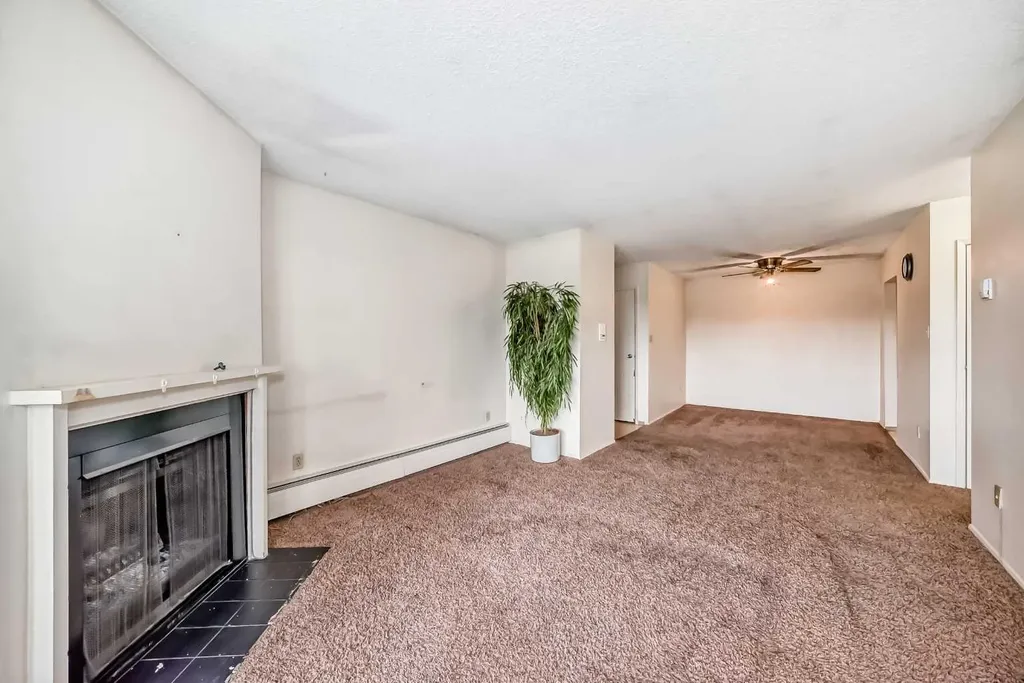 315 Southampton Drive SW Calgary AB T2W 2T6