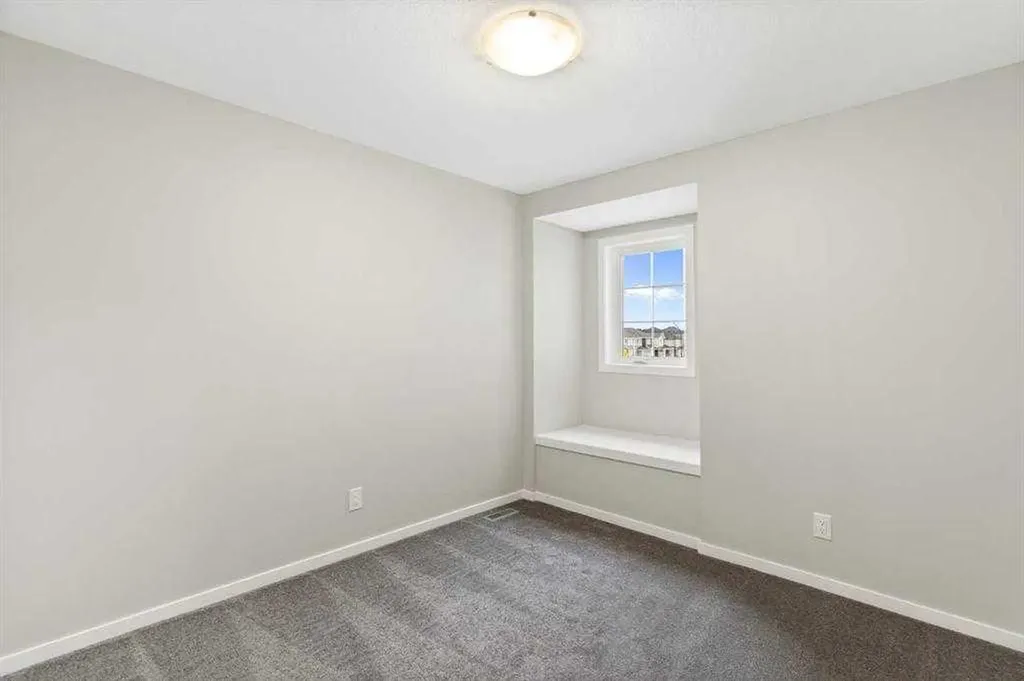 16 Yorkville Landing SW Calgary AB T2X 5N8