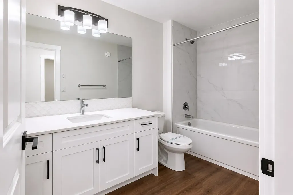16 Yorkville Landing SW Calgary AB T2X 5N8